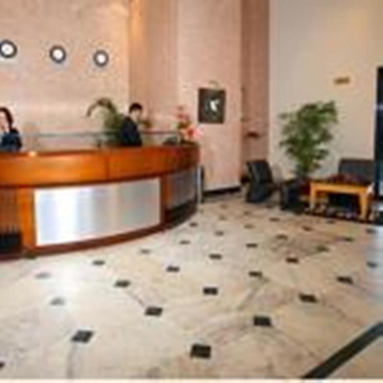 Indismart Hotel Колката Екстериор снимка
