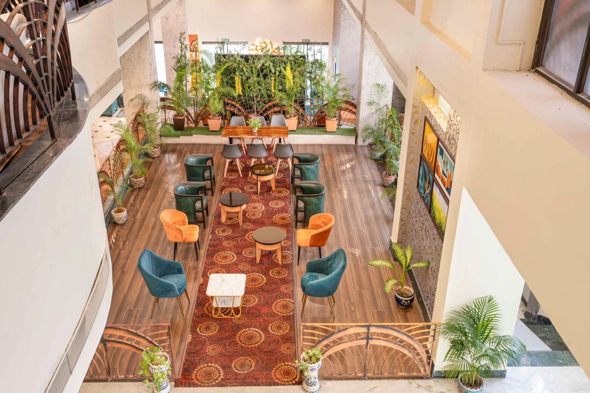 Indismart Hotel Колката Екстериор снимка