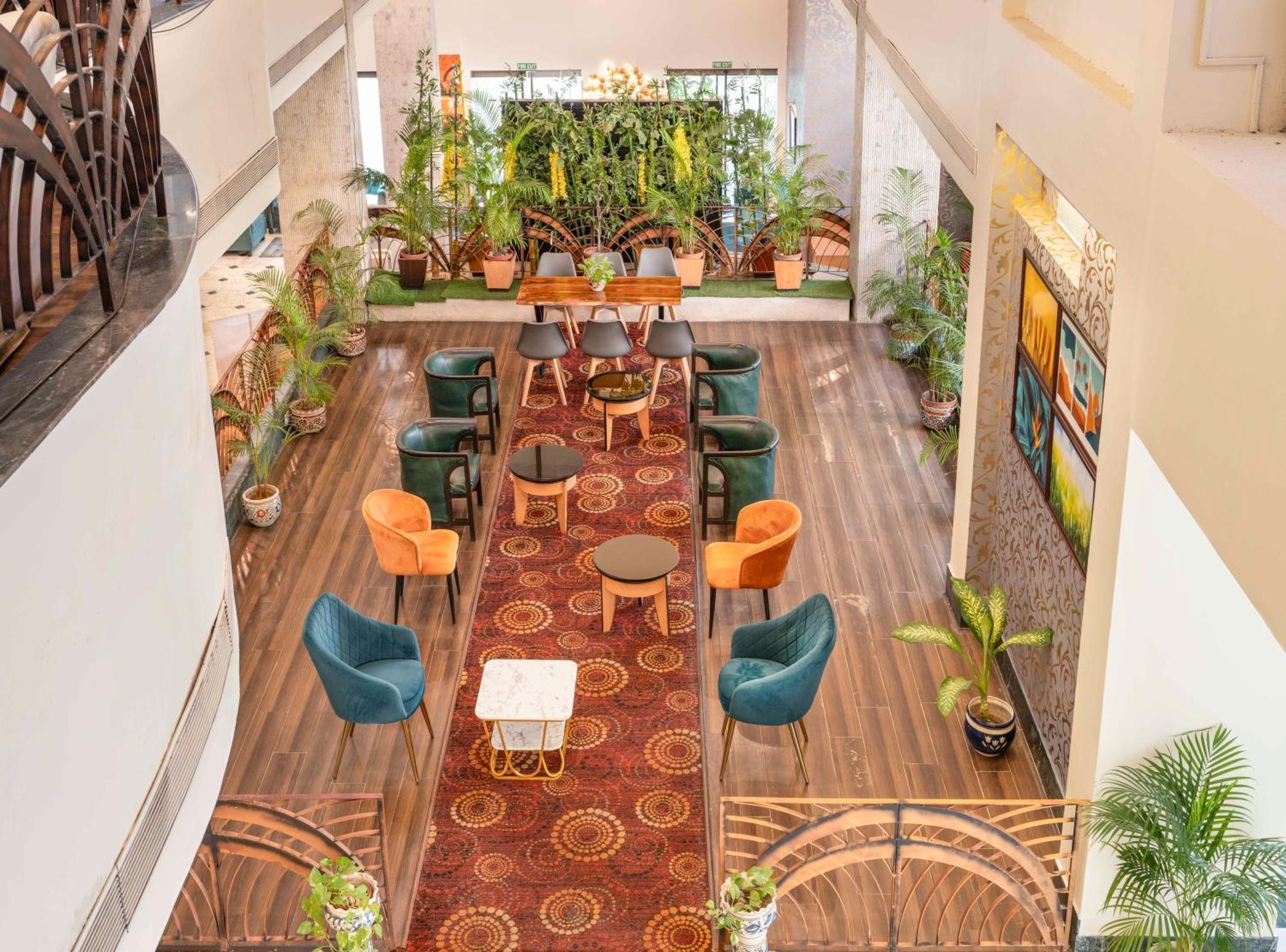 Indismart Hotel Колката Екстериор снимка