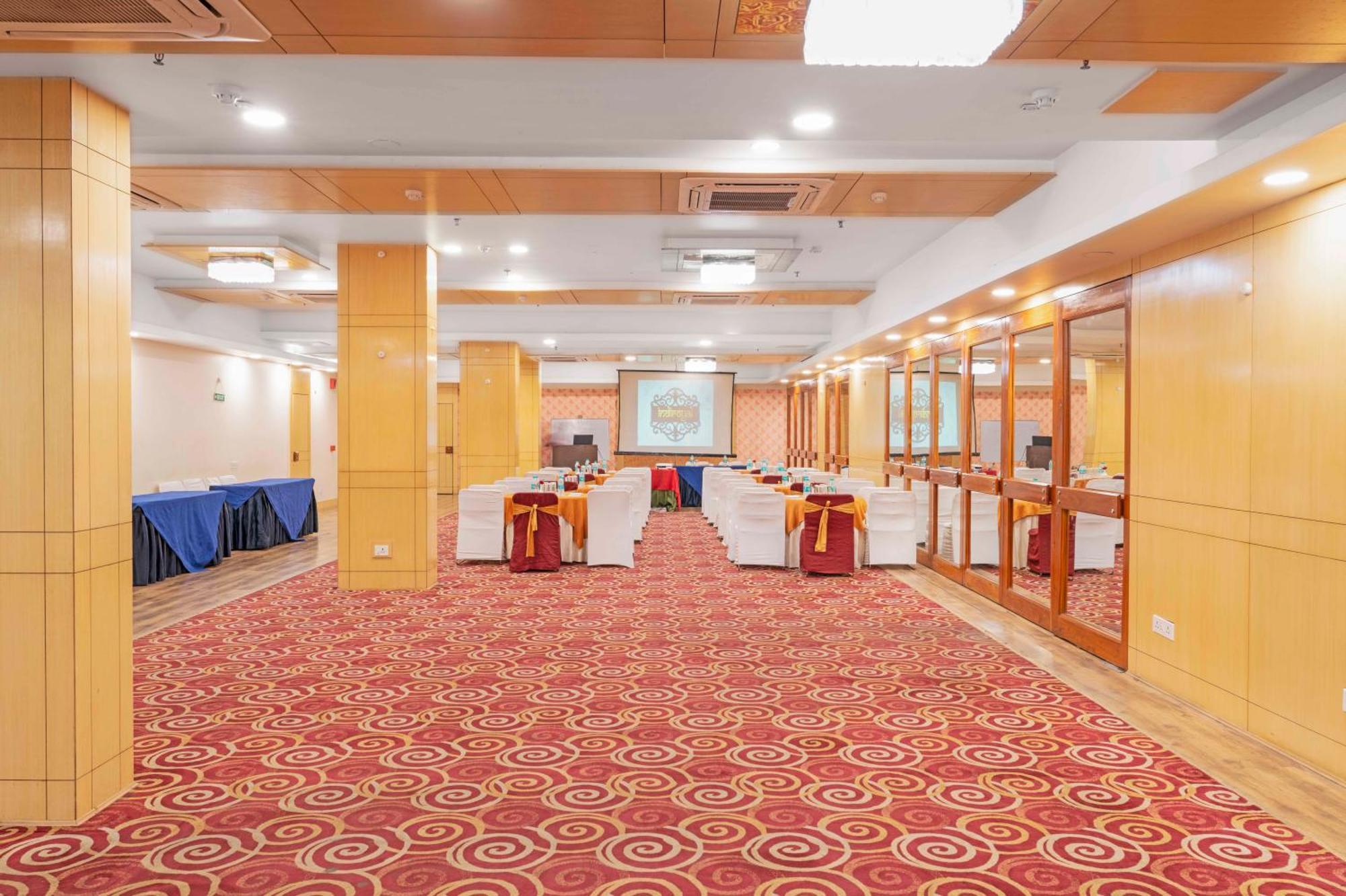 Indismart Hotel Колката Екстериор снимка