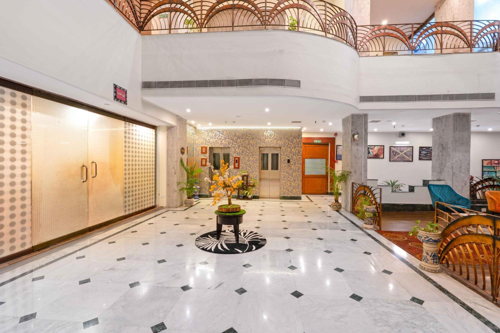 Indismart Hotel Колката Екстериор снимка