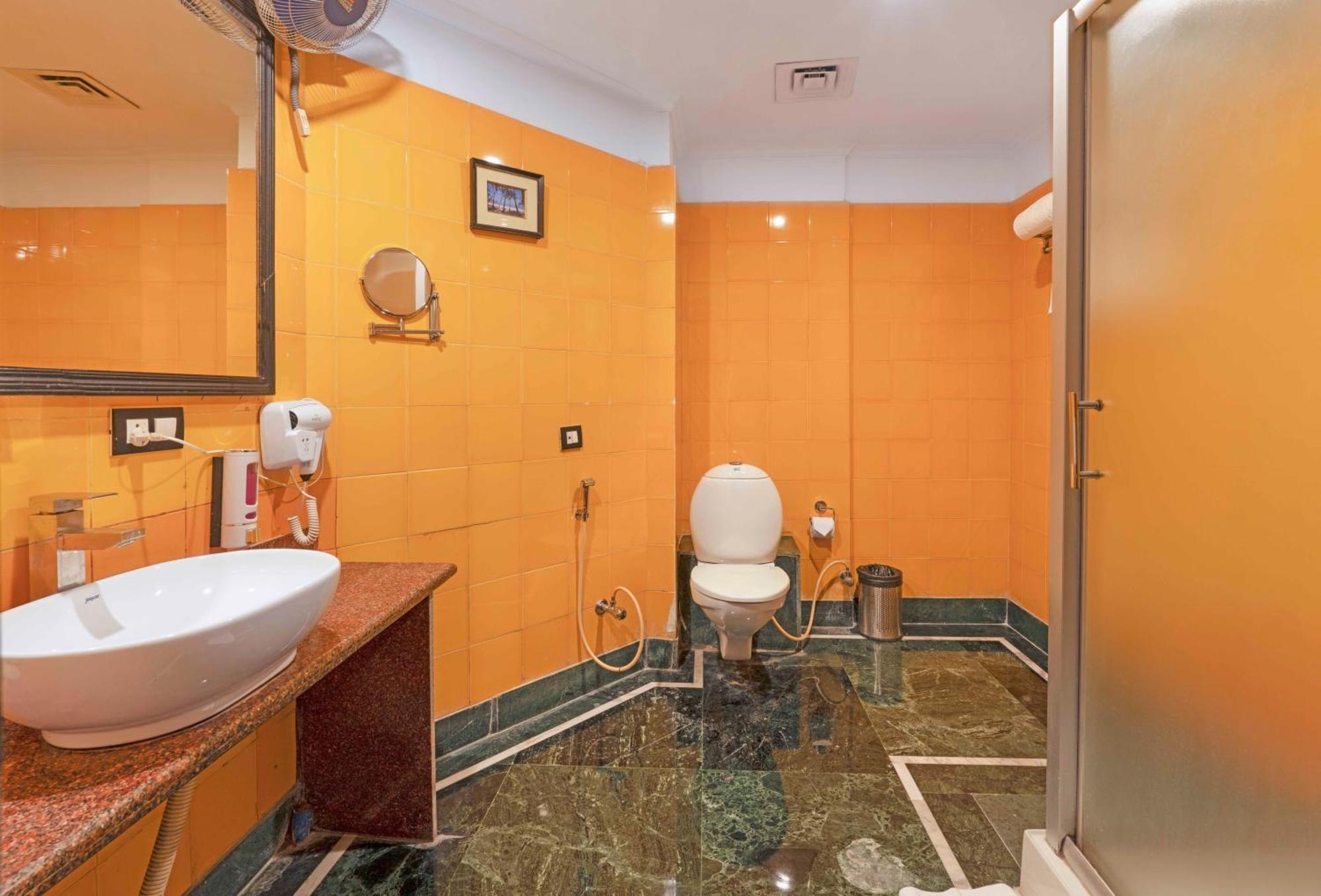 Indismart Hotel Колката Екстериор снимка
