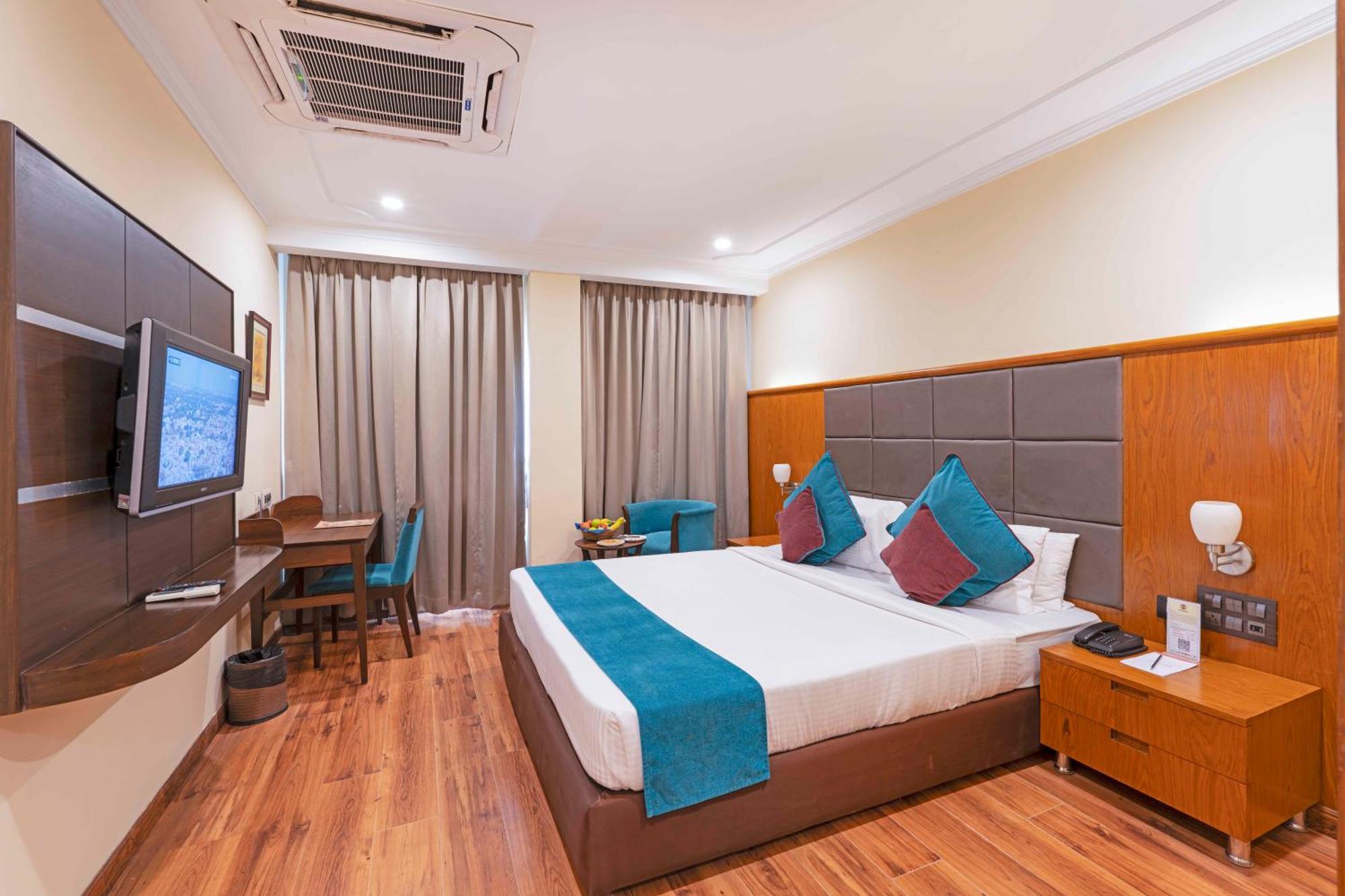 Indismart Hotel Колката Екстериор снимка