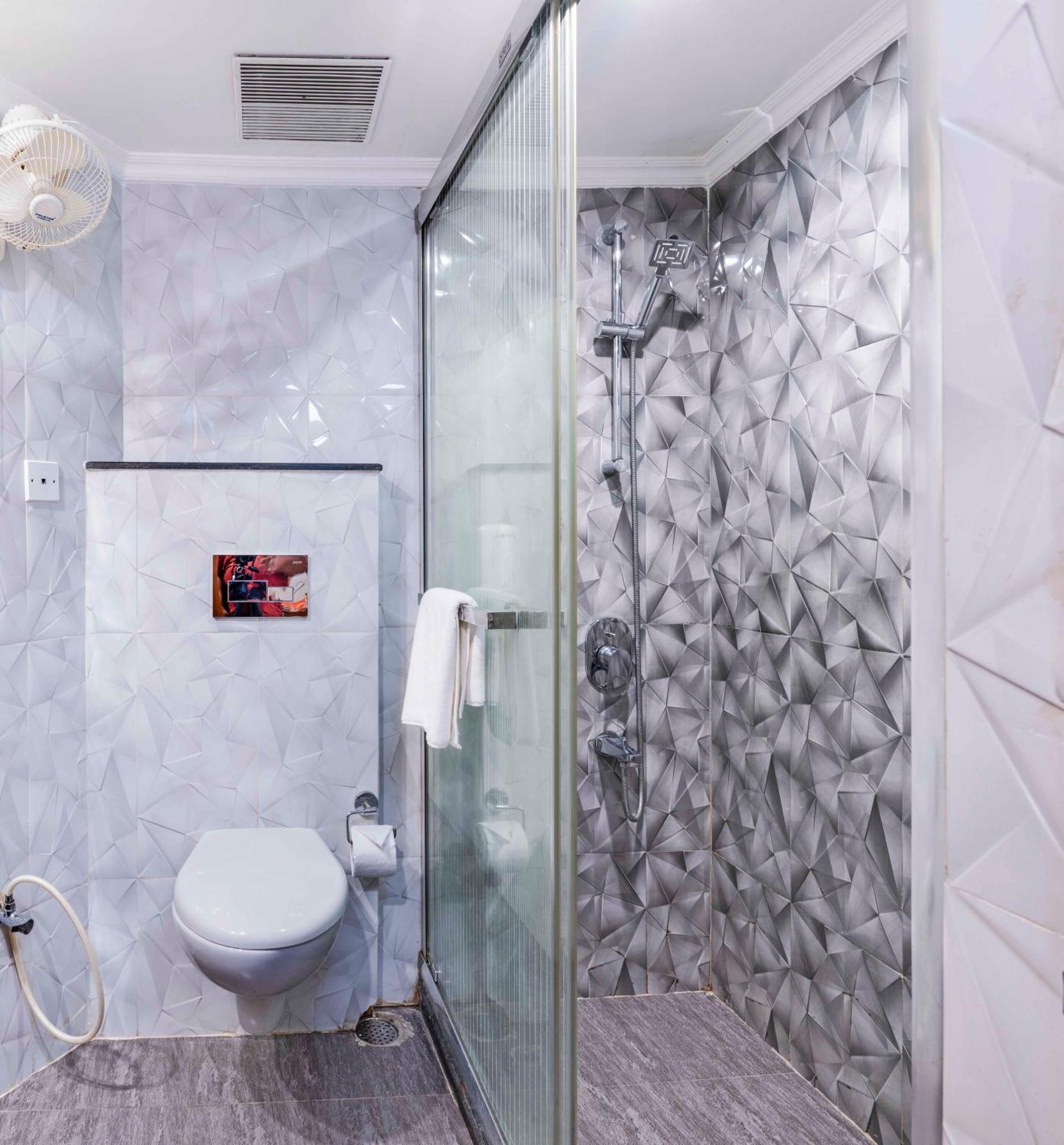 Indismart Hotel Колката Екстериор снимка