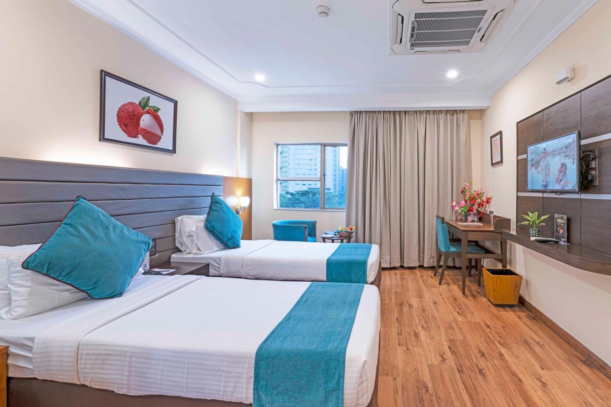 Indismart Hotel Колката Екстериор снимка