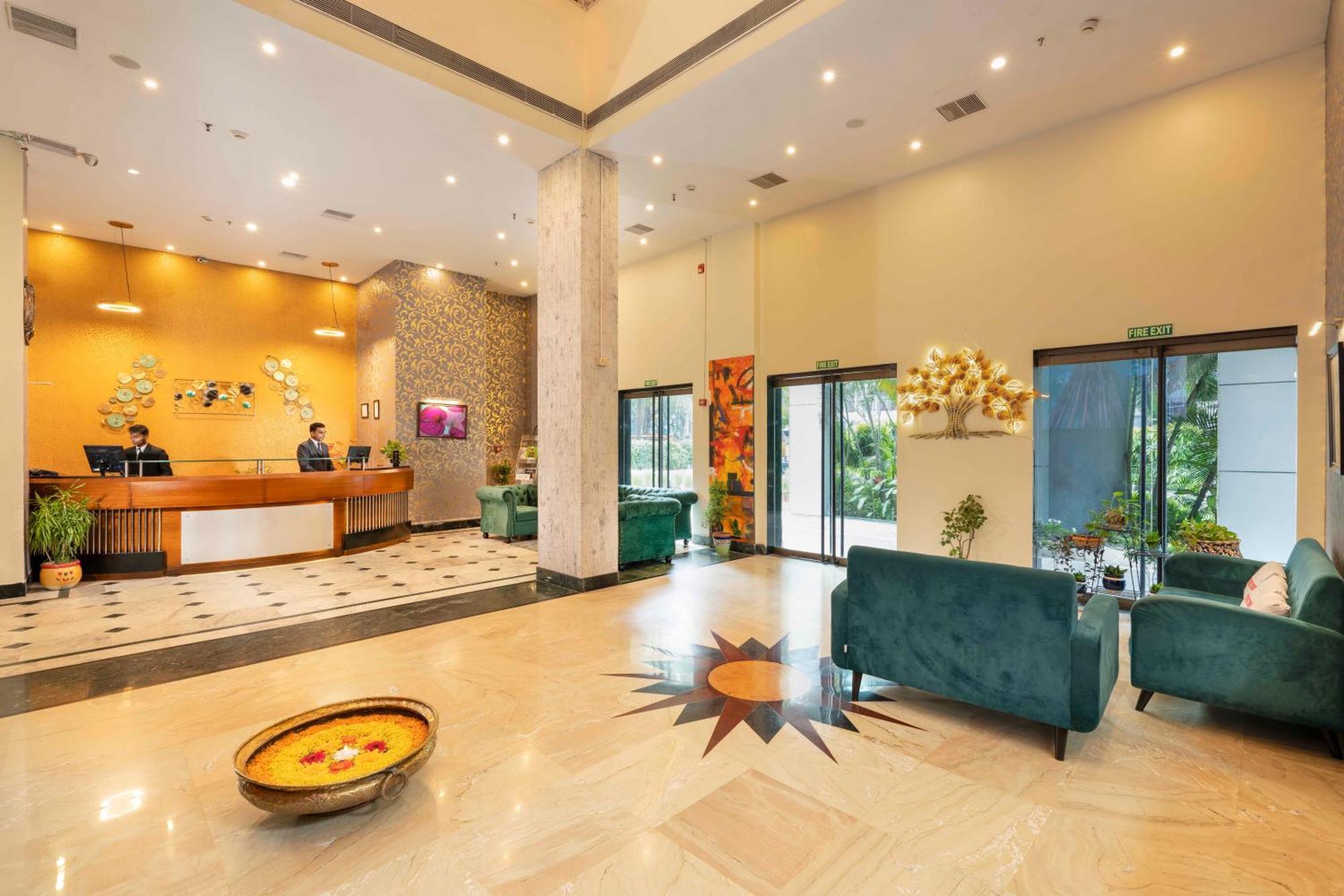 Indismart Hotel Колката Екстериор снимка